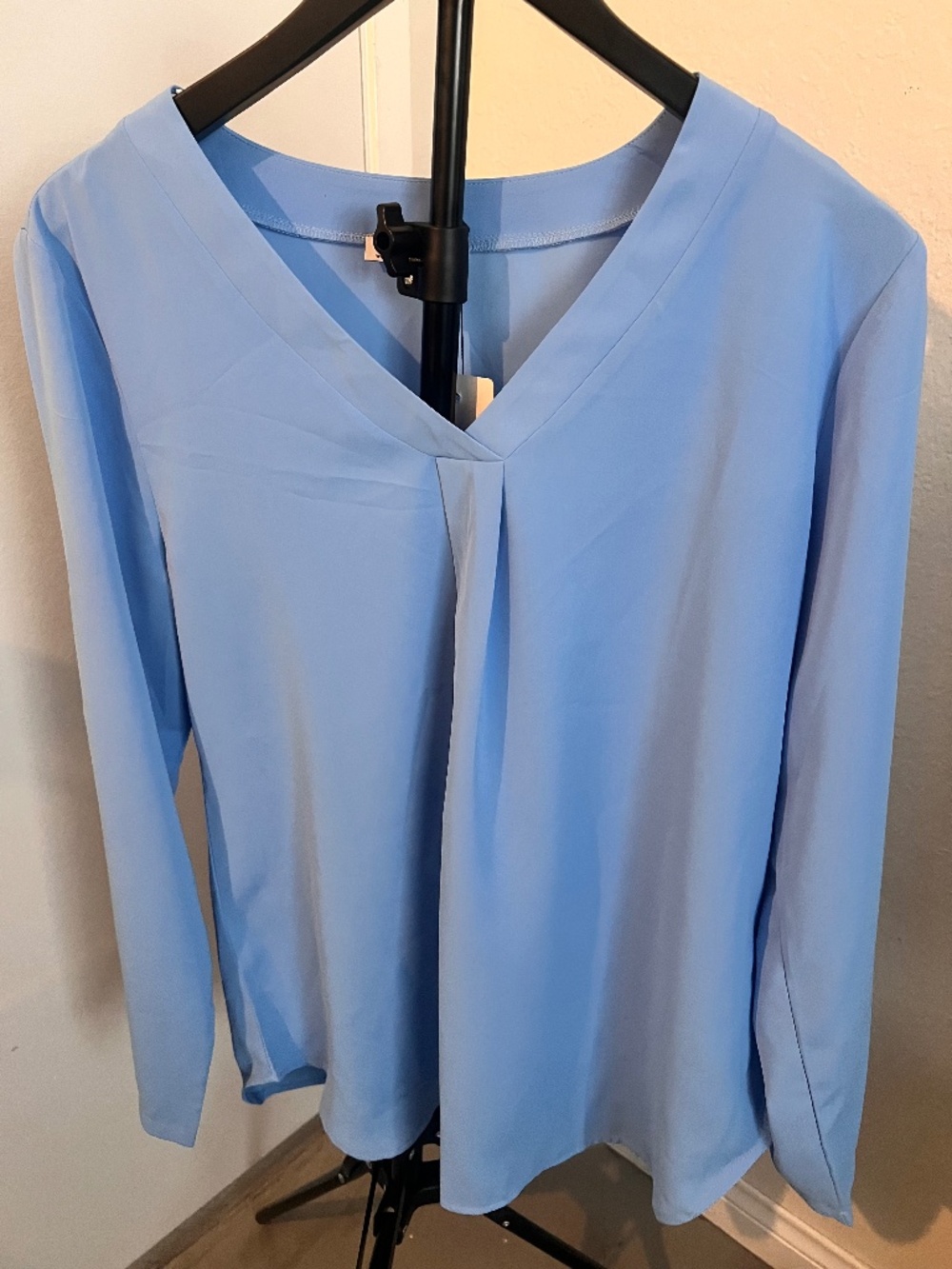 Youtalia NWT Light Cornflower Blue Roll Tab Sleeve Blouse | Size Medium